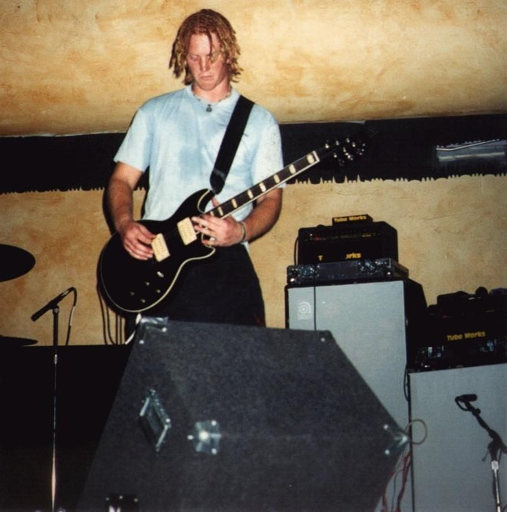 Ovation Ultra GP built Josh Homme s QOTSA &amp; Kyuss guitar ...