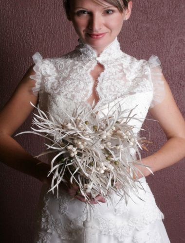 featherweddingbouquet1.jpg