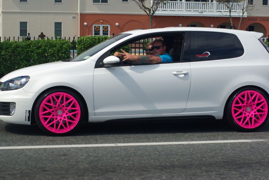 Any pics of the MK6 with pink rotiform blq's