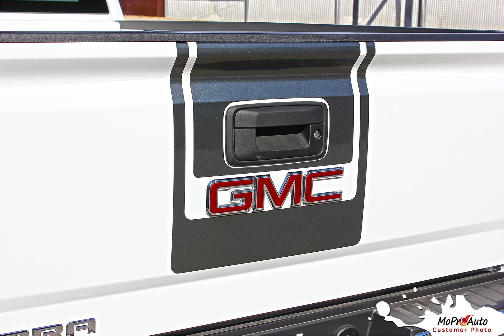 SIERRA MIDWAY 2014 2015 2016 2017 Center Hood & Tailgate GMC Sierra