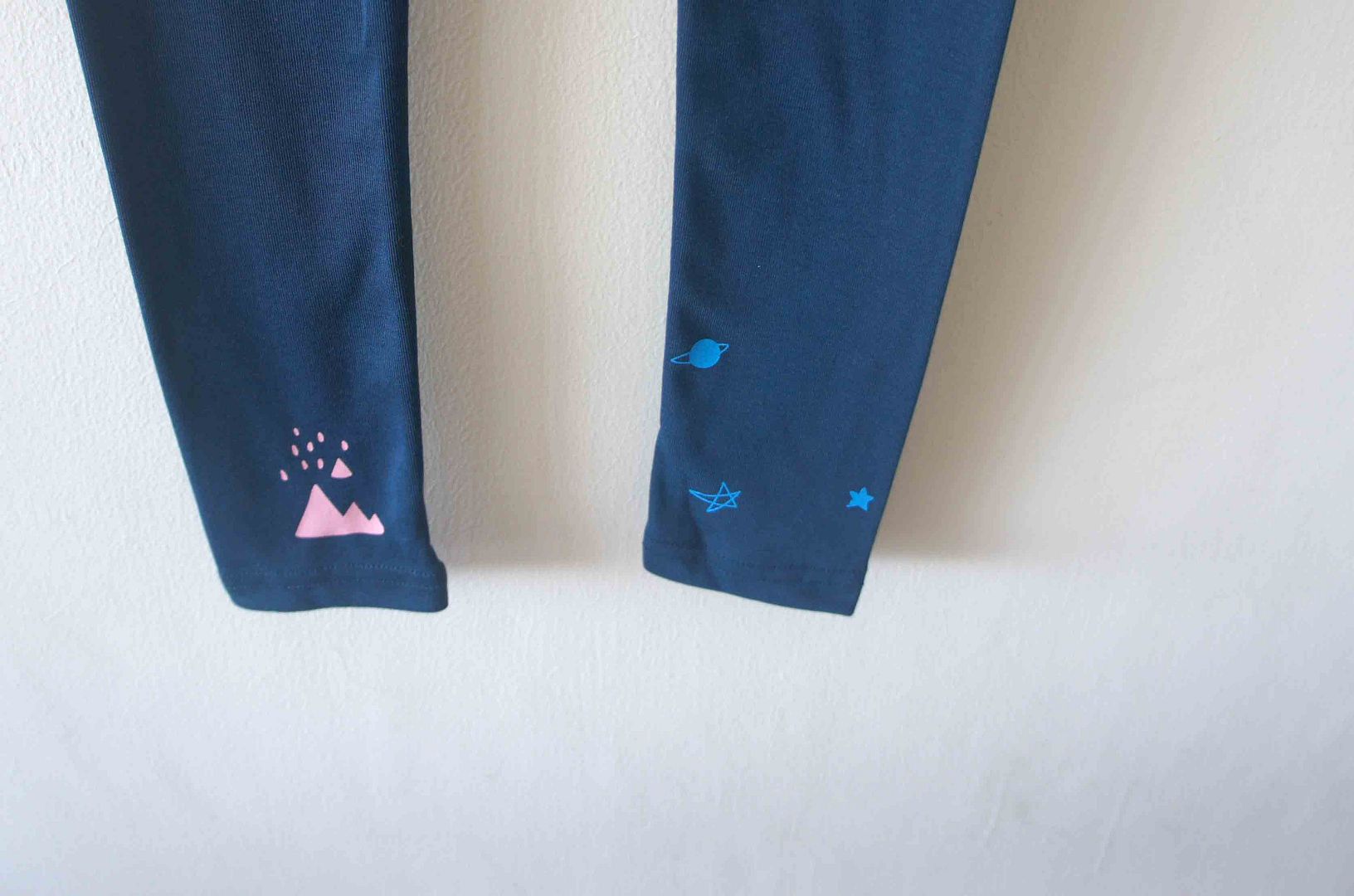 天空深藍雙腳:小山星球●✦ 彈性舒服內搭褲 - パンツ レディース - コットン・麻 ブルー