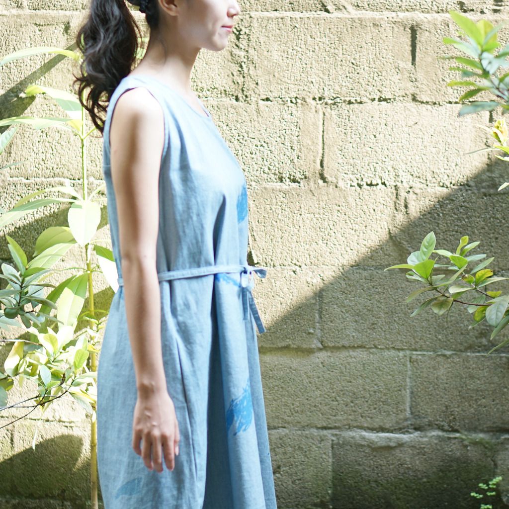 Light cowboy transparent blue mountain edge comfortable pocket vest dress (with strap) - One Piece Dresses - Cotton & Hemp Blue